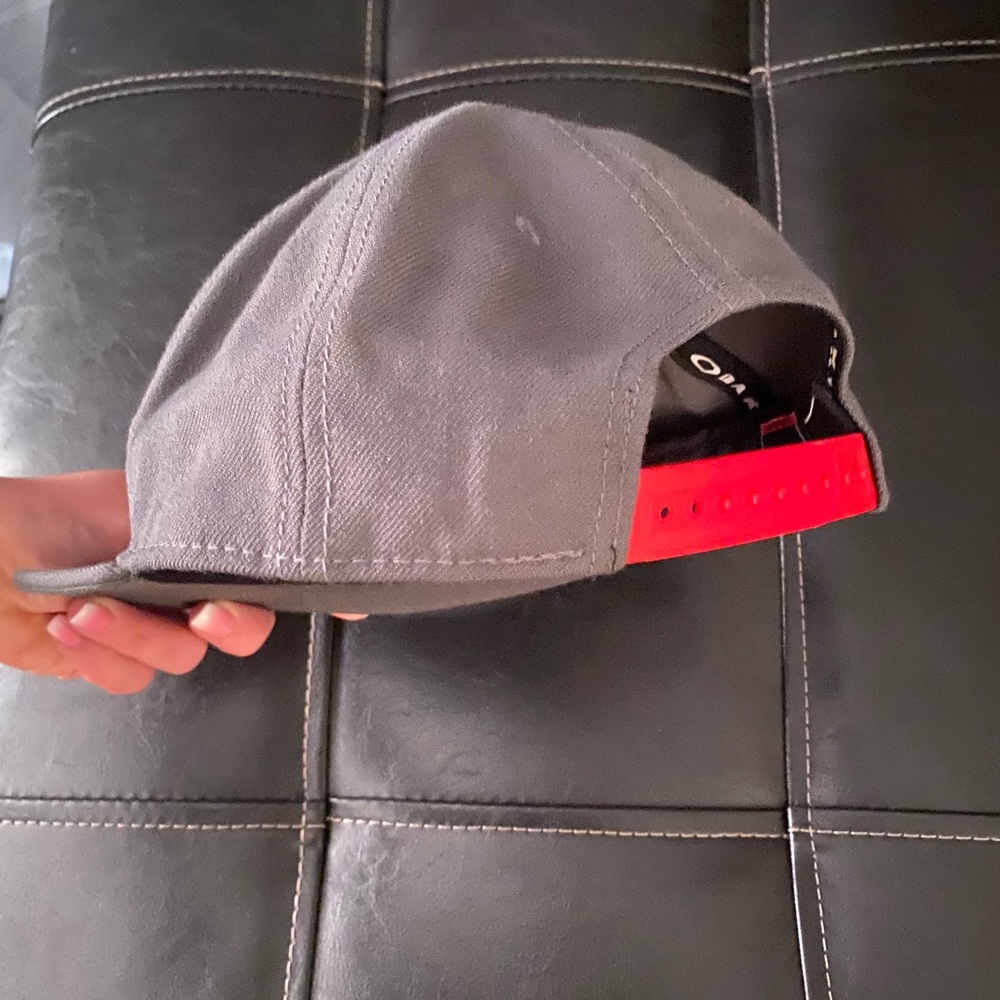 Oakley hat - Picture 2 of 2